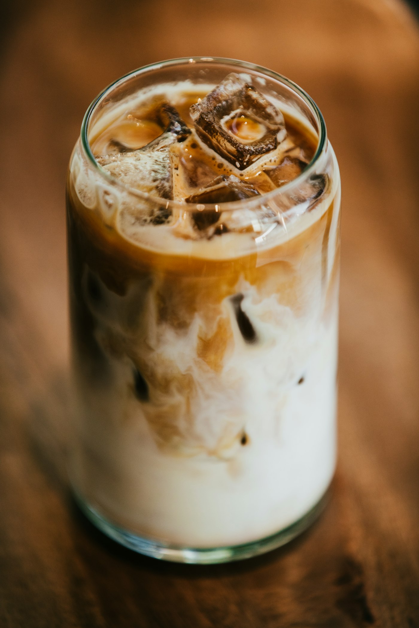 IJskoffie met melk in een glas